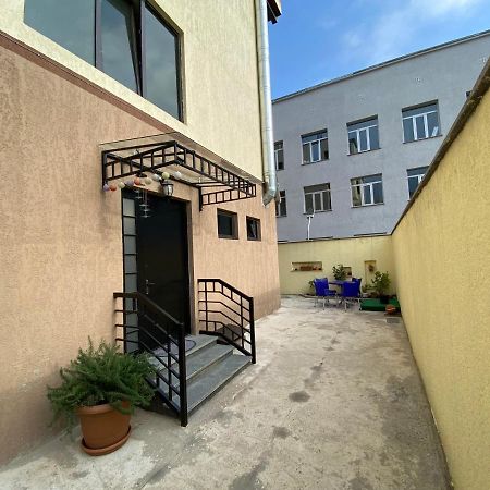 Lovely And Cozy Apartment! クタイシ エクステリア 写真