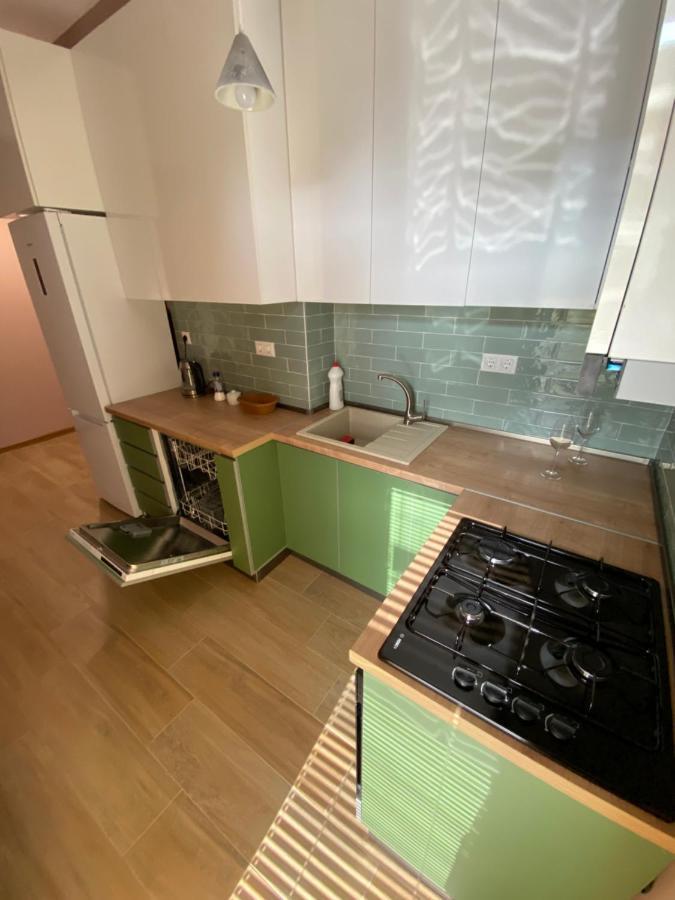 Lovely And Cozy Apartment! クタイシ エクステリア 写真