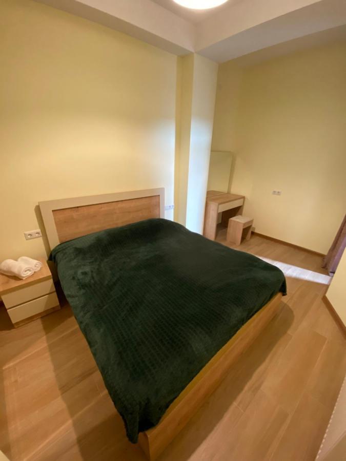 Lovely And Cozy Apartment! クタイシ エクステリア 写真