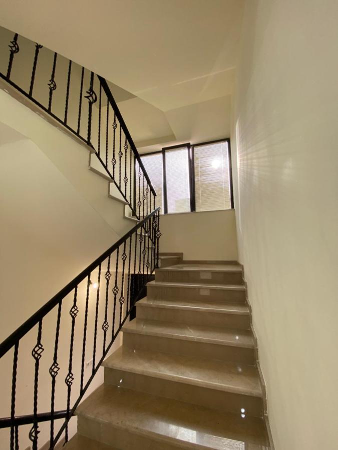 Lovely And Cozy Apartment! クタイシ エクステリア 写真